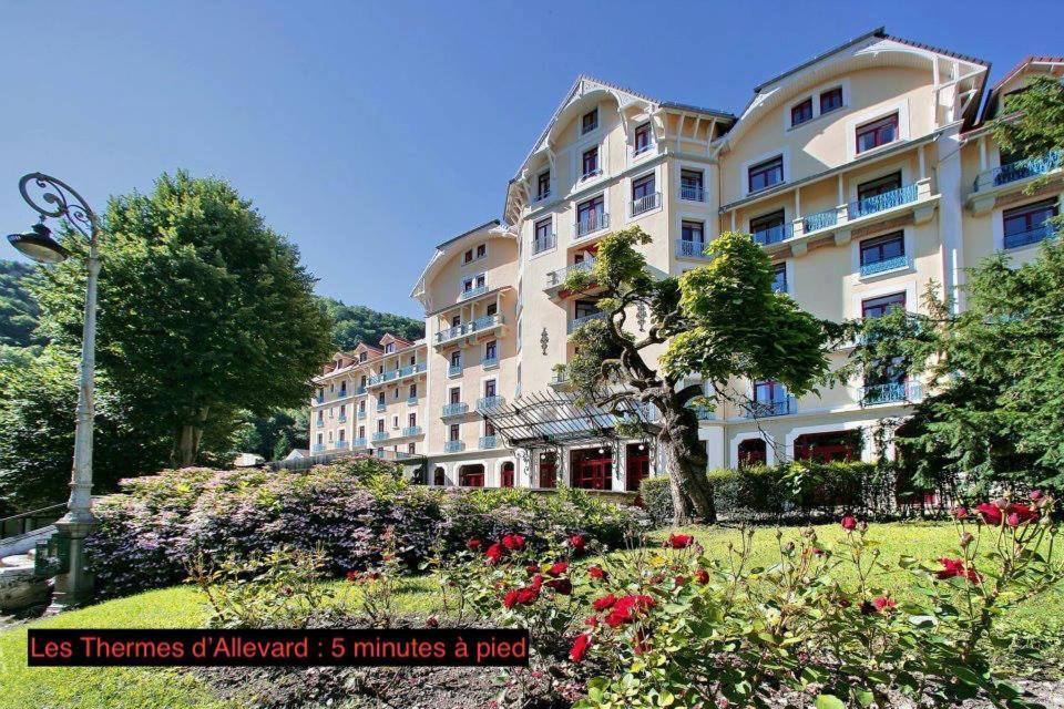 Bien-Etre Et Bonheur Au Pied Des Thermes Allevard Exterior foto